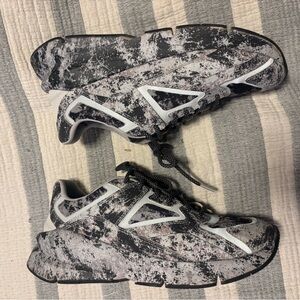 UA Camo Sneakers- Men’s 7.5-8/Women’s 9-9.5